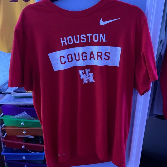 UH RED NIKE SHIRT - L - Picture 1 of 2